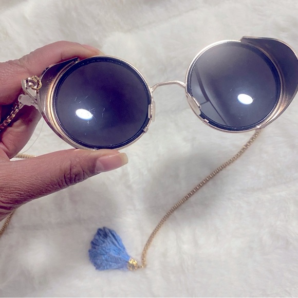 NWOT MY WILLOWS BLUE MORROR ROUND SUNGLASSES WITH GOLD CHAIN - Picture 9 of 12